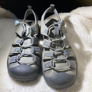 womens Swiss gear sandals